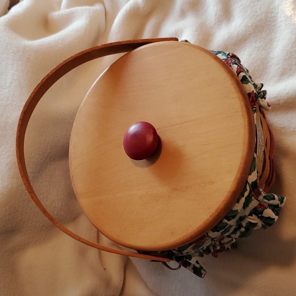 Longaberger Christmas basket - Picture 2 of 7
